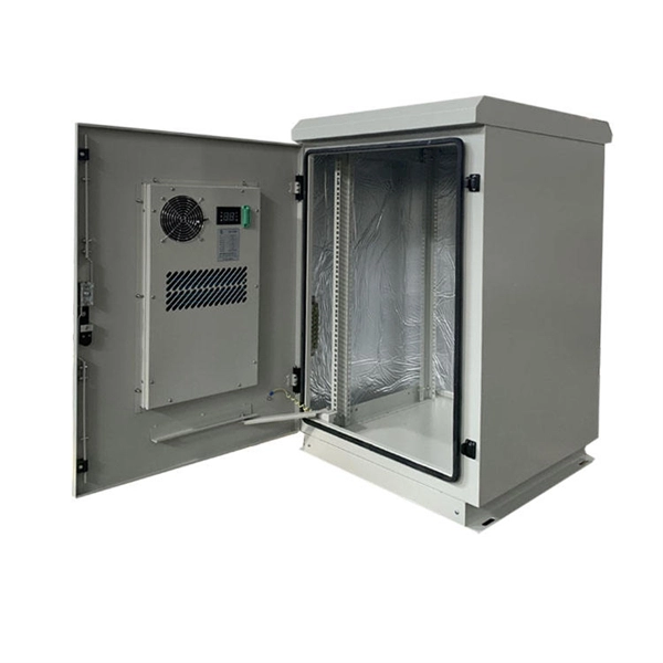 What components are included in a power distribution box - E-Motional Optics & Connectivity