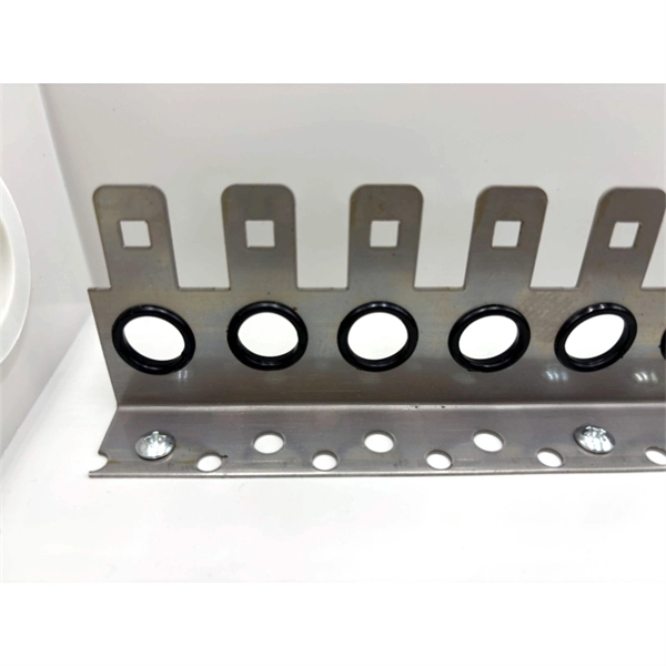 The incoming cable of the distribution box is directly connected in parallel