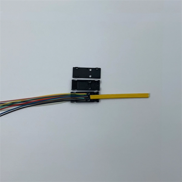Server rack-type high-voltage power distribution box for computer room
