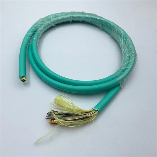 Elliptical polarization-maintaining fiber slow axis