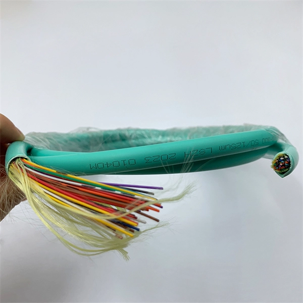 Performance Comparison of Low Insertion Loss Splitter Single Core vs Copper Cable vs Fiber Optic Cable