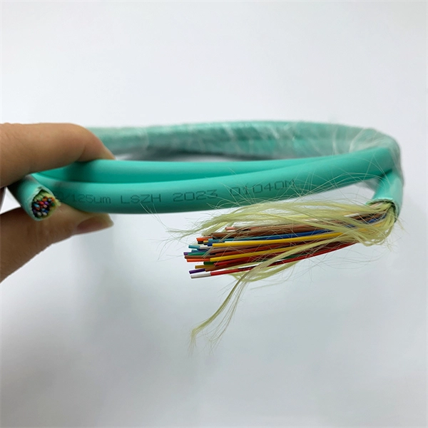 How to connect the optical module patch cord to the optical fiber 