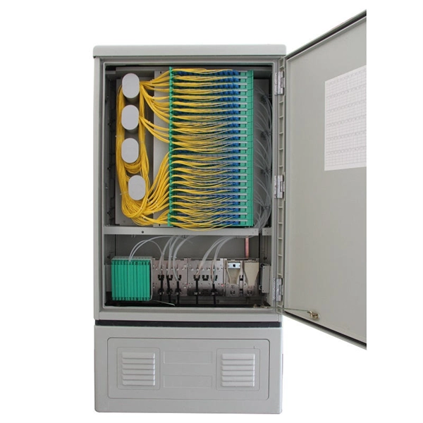 What interfaces does an aggregation switch have - E-Motional Optics & Connectivity
